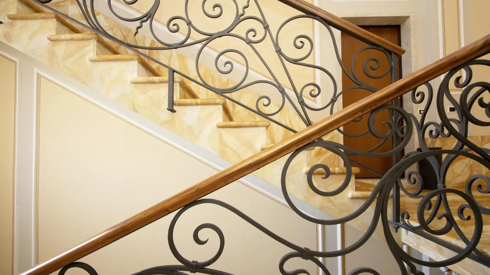 Regal Villa With Como Lake View And Free Parking Bellagio